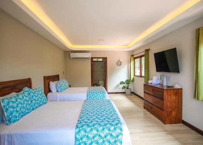 Amira Hotel 3*