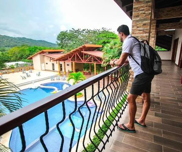 Hotel Amira 3*